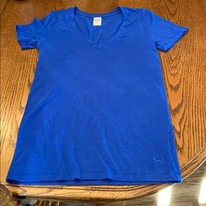 PINK Victoria’s Secret vneck T-shirt size small